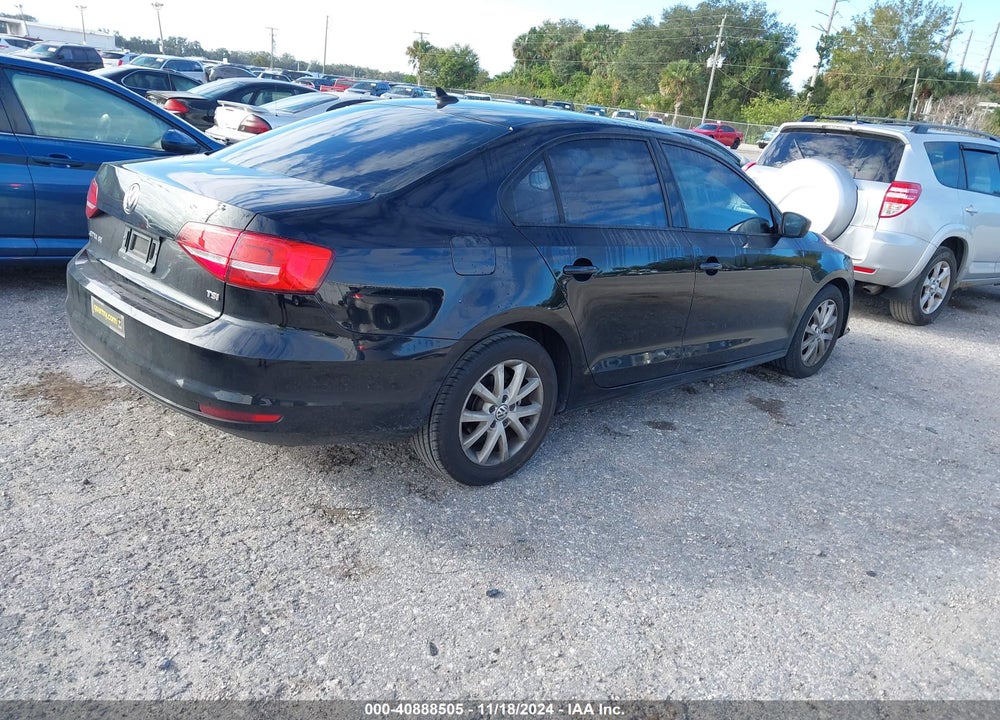 2015 VOLKSWAGEN JETTA 1.8T SE VIN: 3VWD17AJ0FM238352