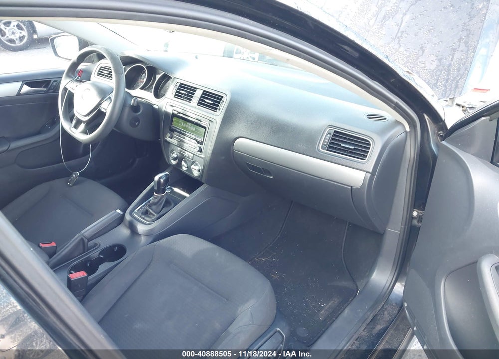 2015 VOLKSWAGEN JETTA 1.8T SE VIN: 3VWD17AJ0FM238352