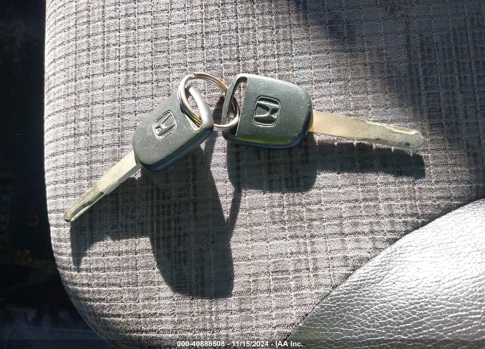 2002 HONDA CR-V LX VIN: JHLRD78412C016045