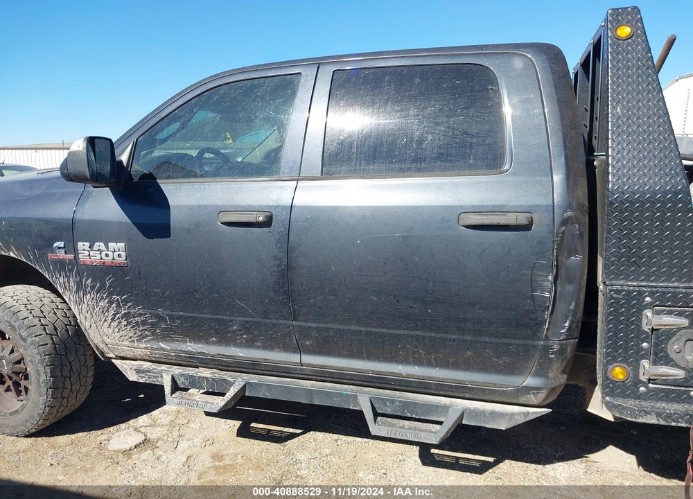 2016 RAM 2500 TRADESMAN VIN: 3C6UR5CL5GG230432