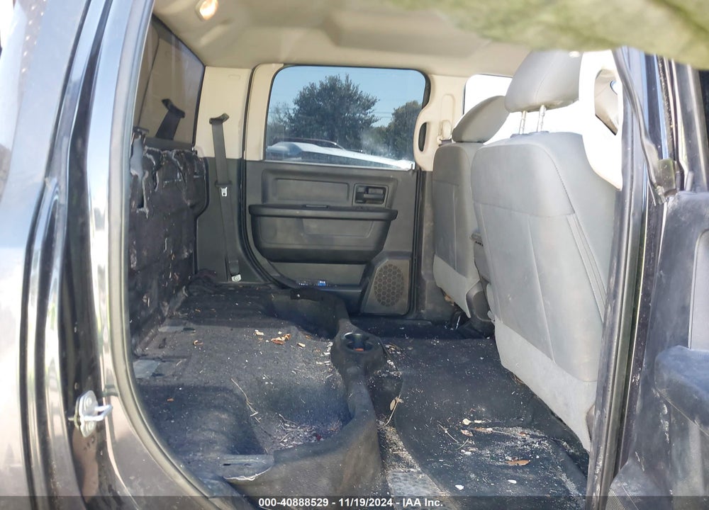 2016 RAM 2500 TRADESMAN VIN: 3C6UR5CL5GG230432