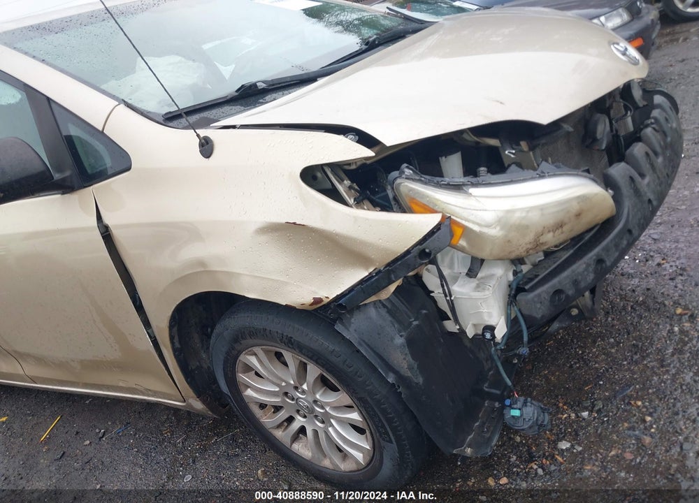 2013 TOYOTA SIENNA XLE V6 8 PASSENGER VIN: 5TDYK3DC0DS376025