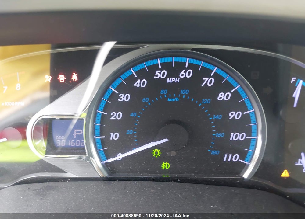 2013 TOYOTA SIENNA XLE V6 8 PASSENGER VIN: 5TDYK3DC0DS376025