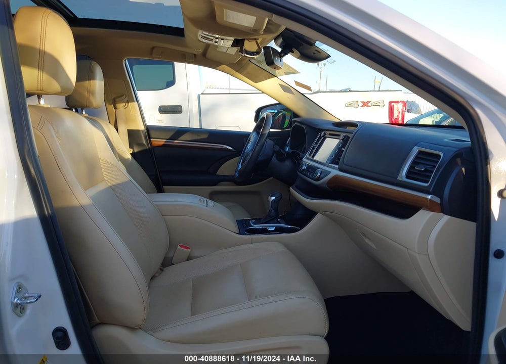 2019 TOYOTA HIGHLANDER LIMITED/PLATINUM VIN: 5TDDZRFH6KS709945