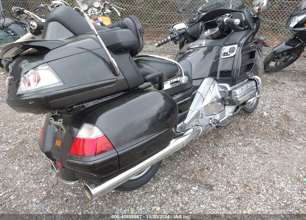 2010 HONDA GL1800 VIN: 1HFSC47L7AA900287