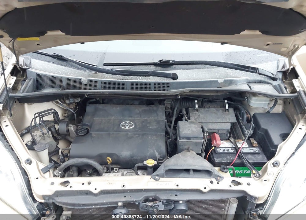 2011 TOYOTA SIENNA LE V6 VIN: 5TDKK3DC4BS113846