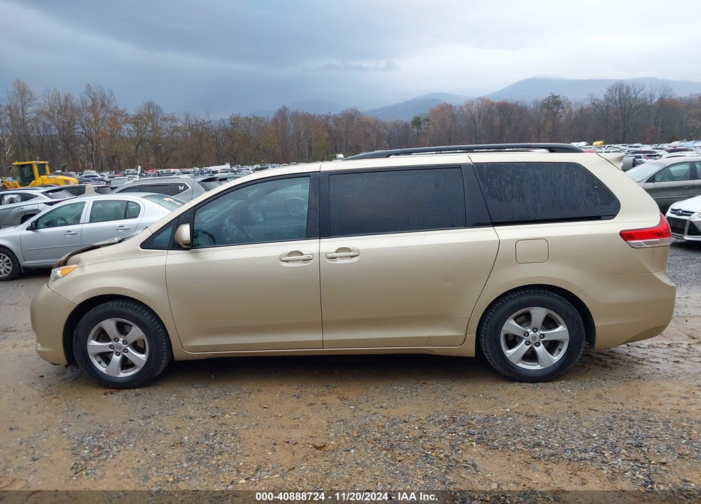 2011 TOYOTA SIENNA LE V6 VIN: 5TDKK3DC4BS113846