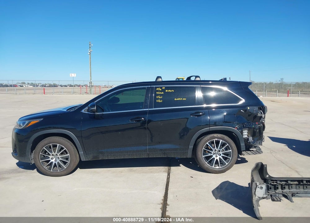 2017 TOYOTA HIGHLANDER SE VIN: 5TDKZRFH6HS227671
