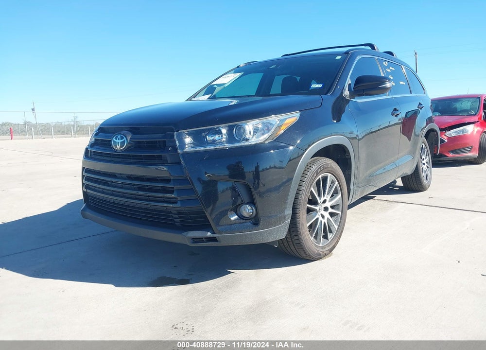 2017 TOYOTA HIGHLANDER SE VIN: 5TDKZRFH6HS227671