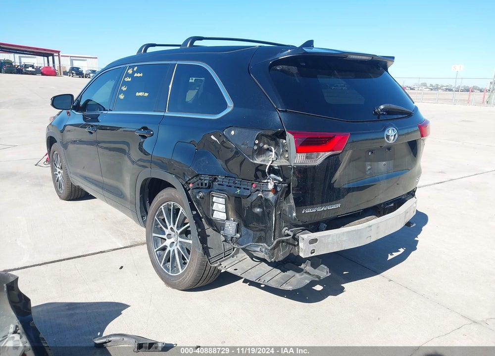 2017 TOYOTA HIGHLANDER SE VIN: 5TDKZRFH6HS227671