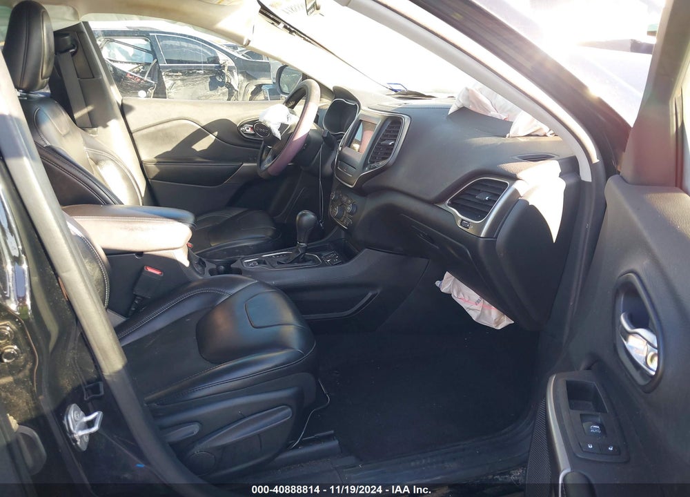 2019 CHEROKEE JEEP  LATITUDE PLUS FWD VIN: 1C4PJLLB7KD274978