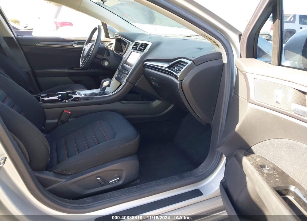 2016 FORD FUSION SE VIN: 3FA6P0HD5GR305359
