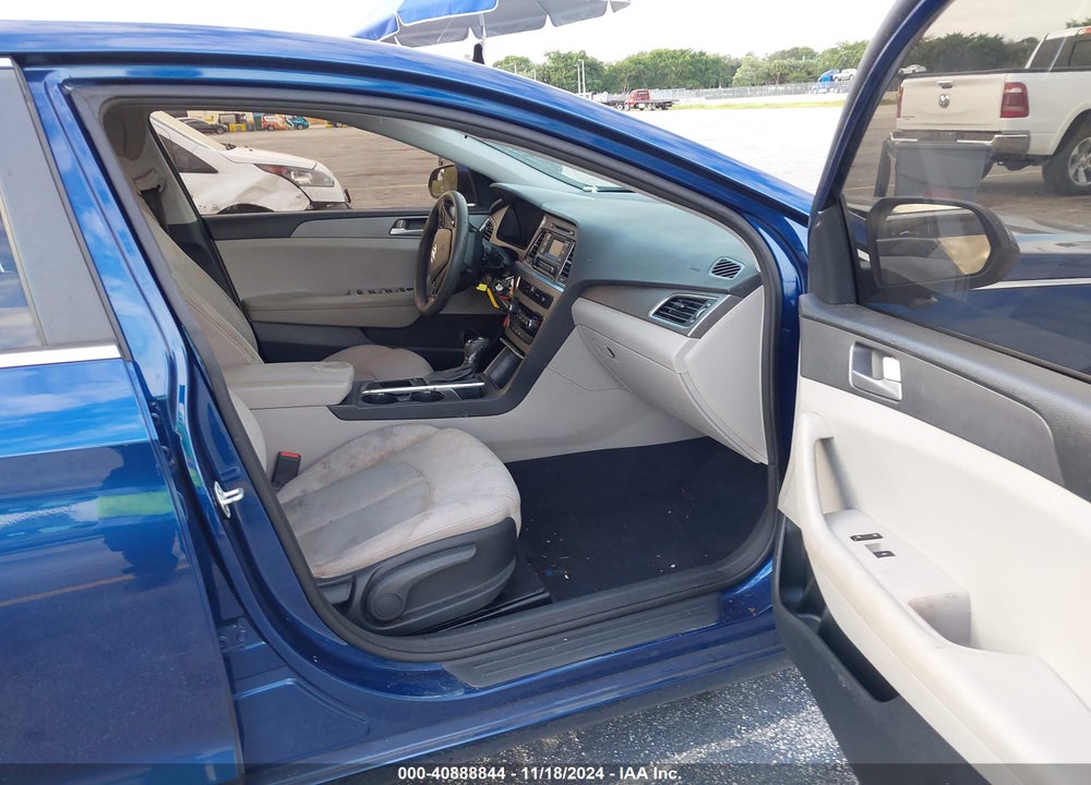 2015 HYUNDAI SONATA SE VIN: 5NPE24AF9FH146757