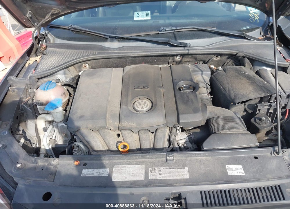 2013 VOLKSWAGEN PASSAT 2.5L SE VIN: 1VWBP7A35DC078068