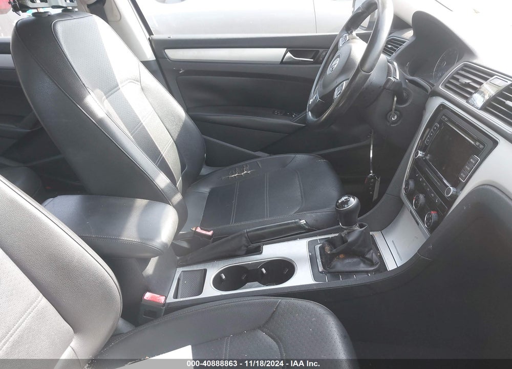 2013 VOLKSWAGEN PASSAT 2.5L SE VIN: 1VWBP7A35DC078068