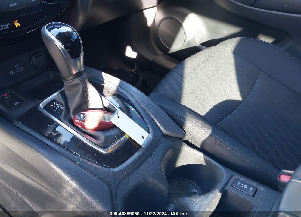 2020 NISSAN ROGUE SV FWD VIN: 5N1AT2MT2LC791819