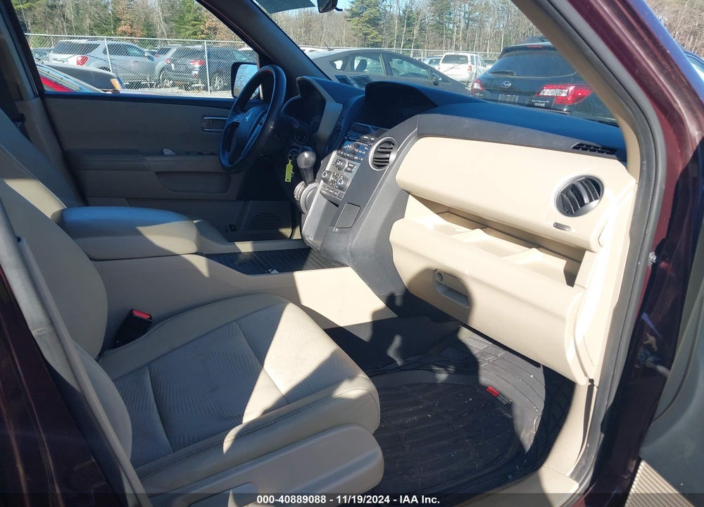 2015 HONDA PILOT LX VIN: 5FNYF4H29FB046175