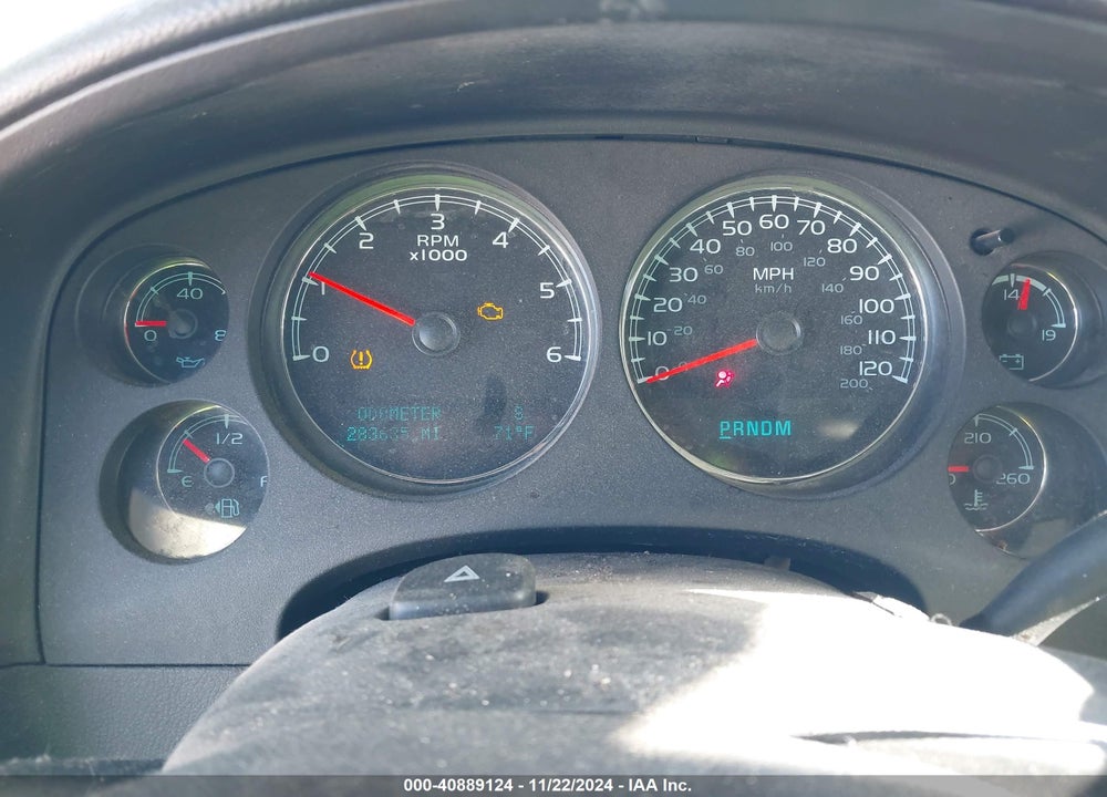 2014 CHEVROLET SUBURBAN 1500 LT VIN: 1GNSCJE03ER200363