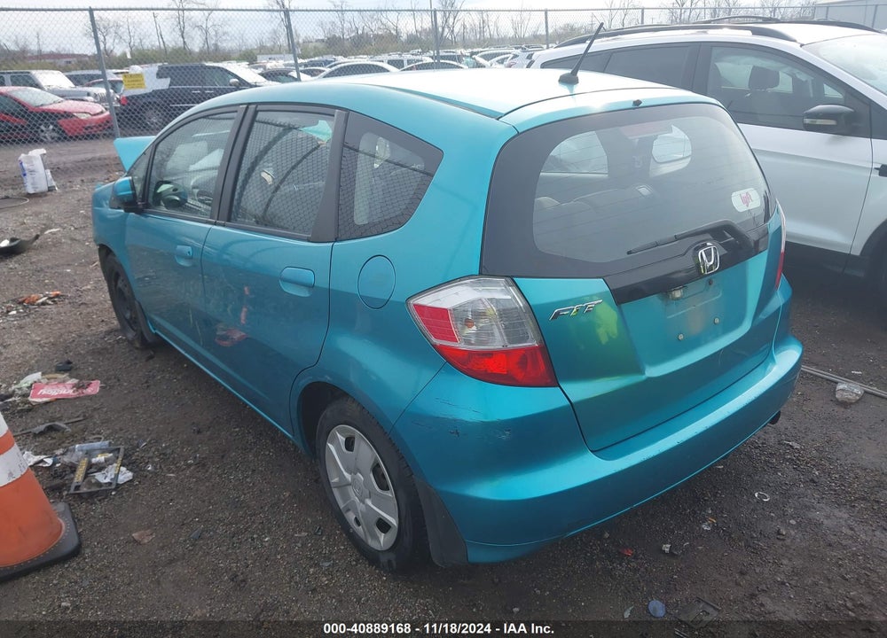 2013 HONDA FIT VIN: JHMGE8H33DC047474