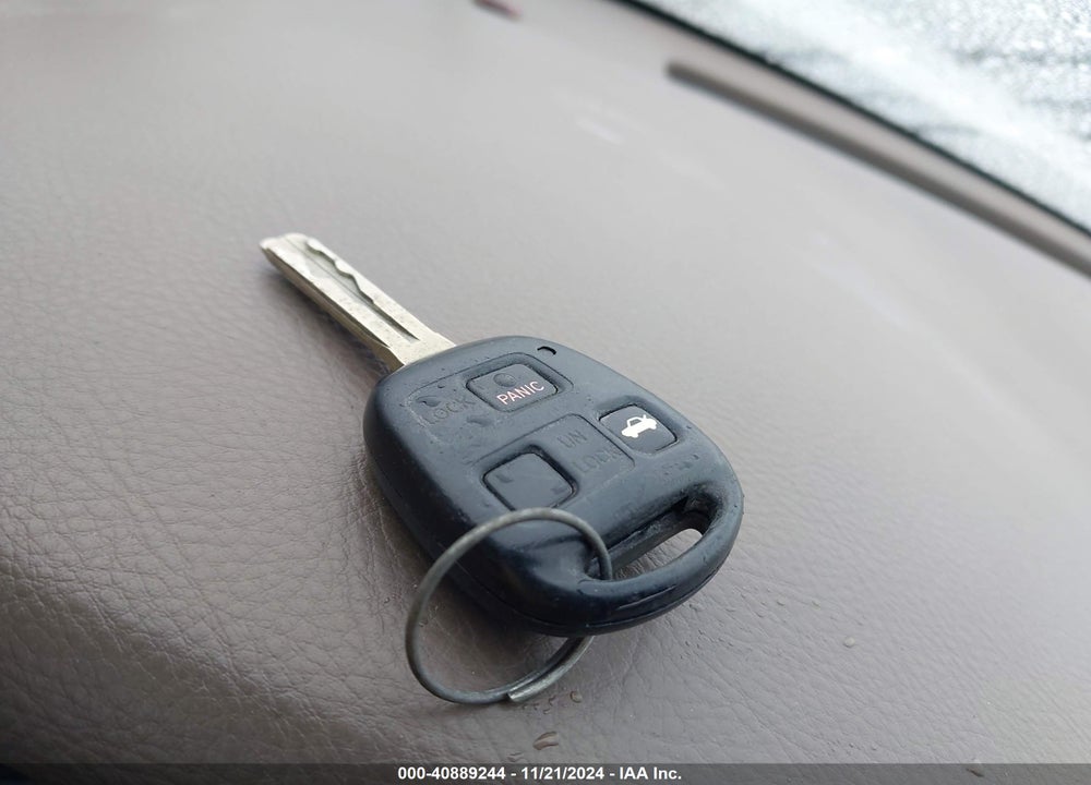 2004 LEXUS ES 330 VIN: JTHBA30G345034123