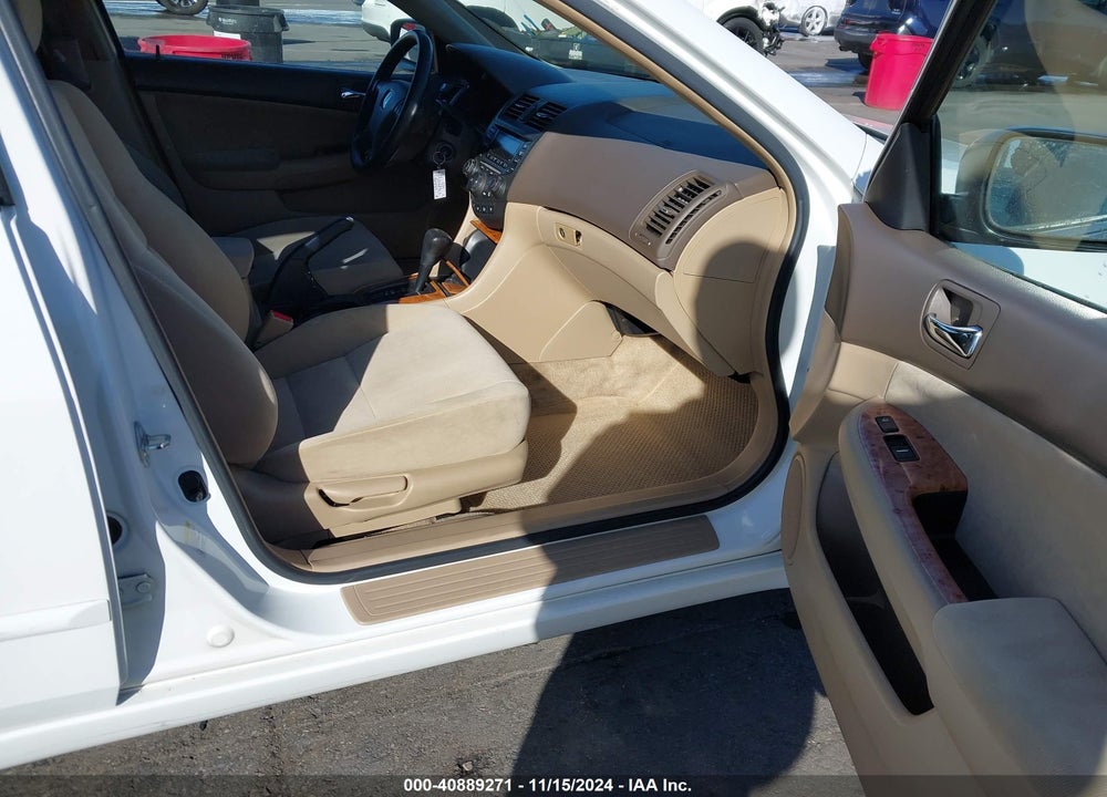 2005 HONDA ACCORD 2.4 EX VIN: 1HGCM56715A176688