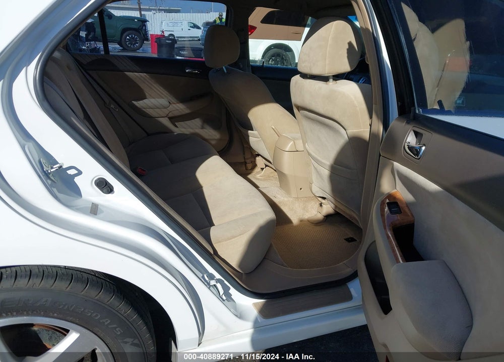 2005 HONDA ACCORD 2.4 EX VIN: 1HGCM56715A176688
