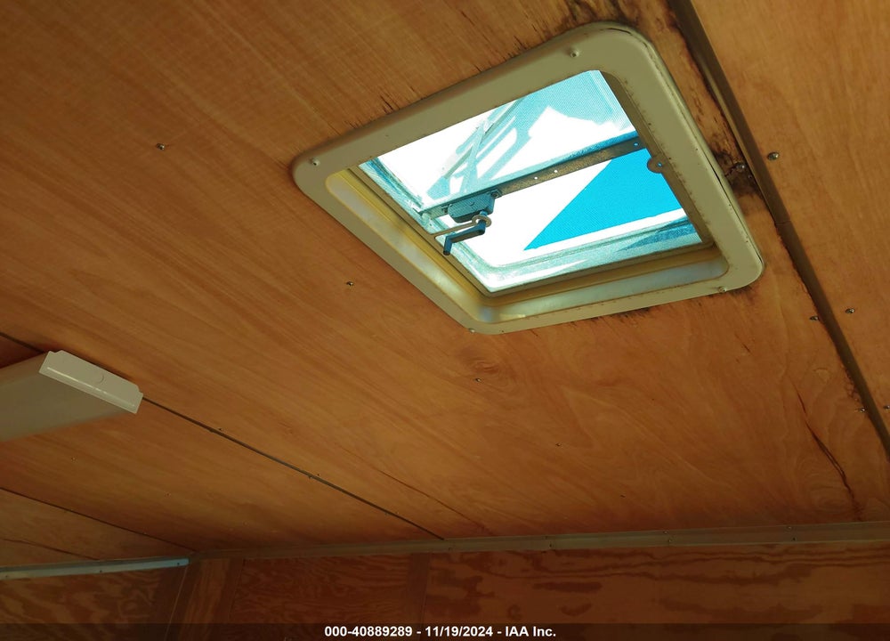 2014 DIAC CARGO VIN: 53NBE2025E1020404