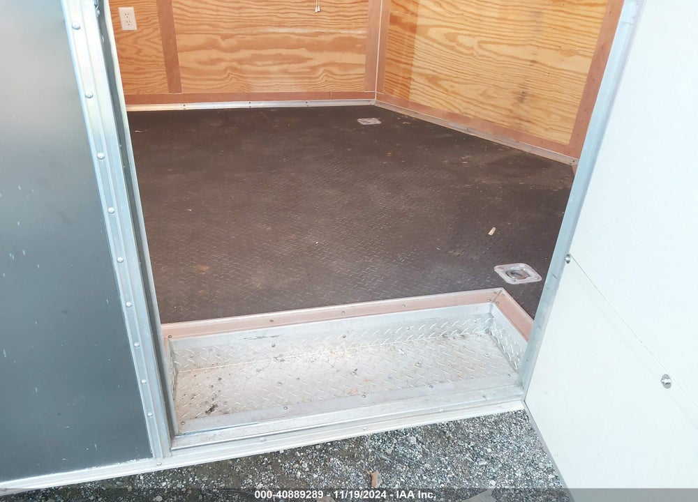 2014 DIAC CARGO VIN: 53NBE2025E1020404