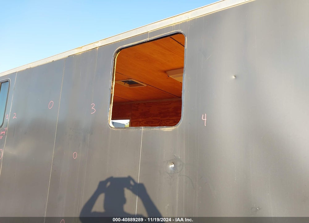 2014 DIAC CARGO VIN: 53NBE2025E1020404