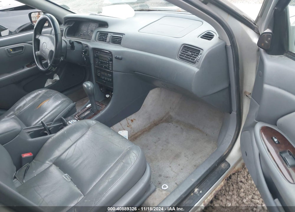 2001 TOYOTA CAMRY XLE V6 VIN: 4T1BF28KX1U961493