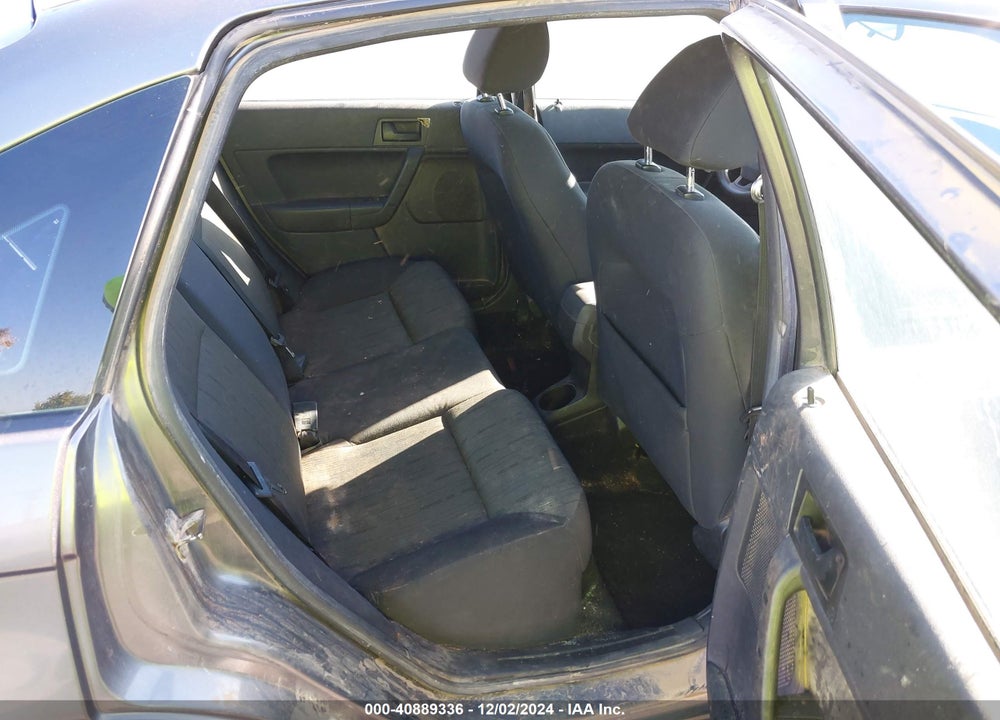 2010 FORD FOCUS SE VIN: 1FAHP3FN1AW124642