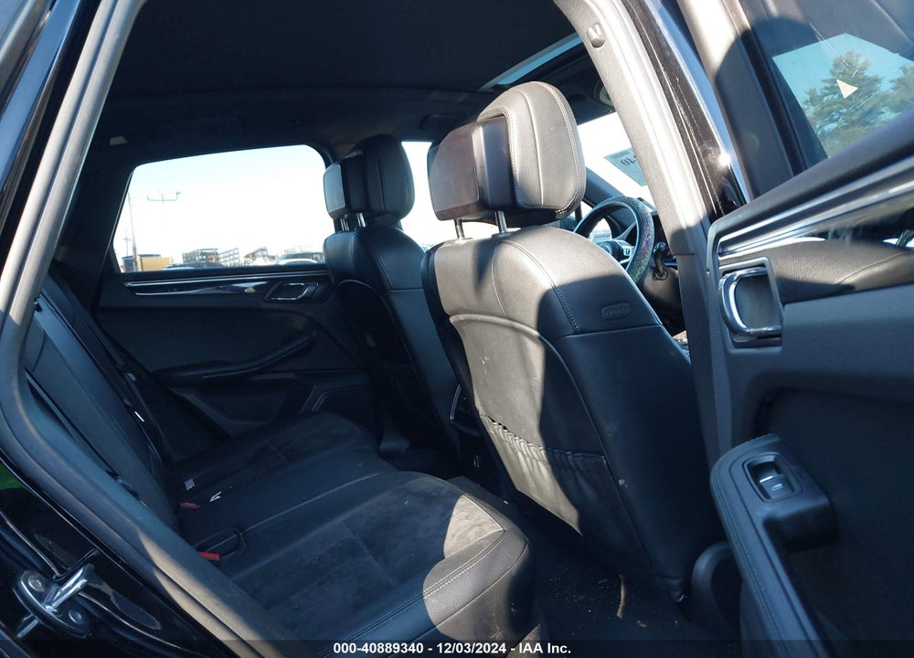 2017 PORSCHE MACAN VIN: WP1AA2A55HLB04659