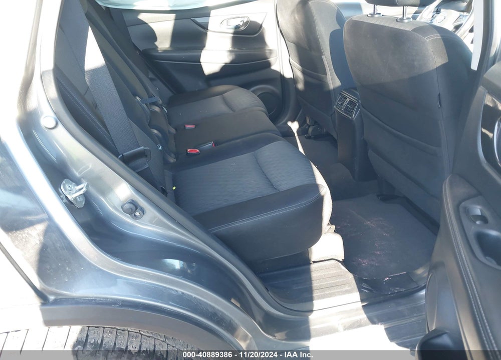 2018 NISSAN ROGUE SV VIN: JN8AT2MVXJW300368