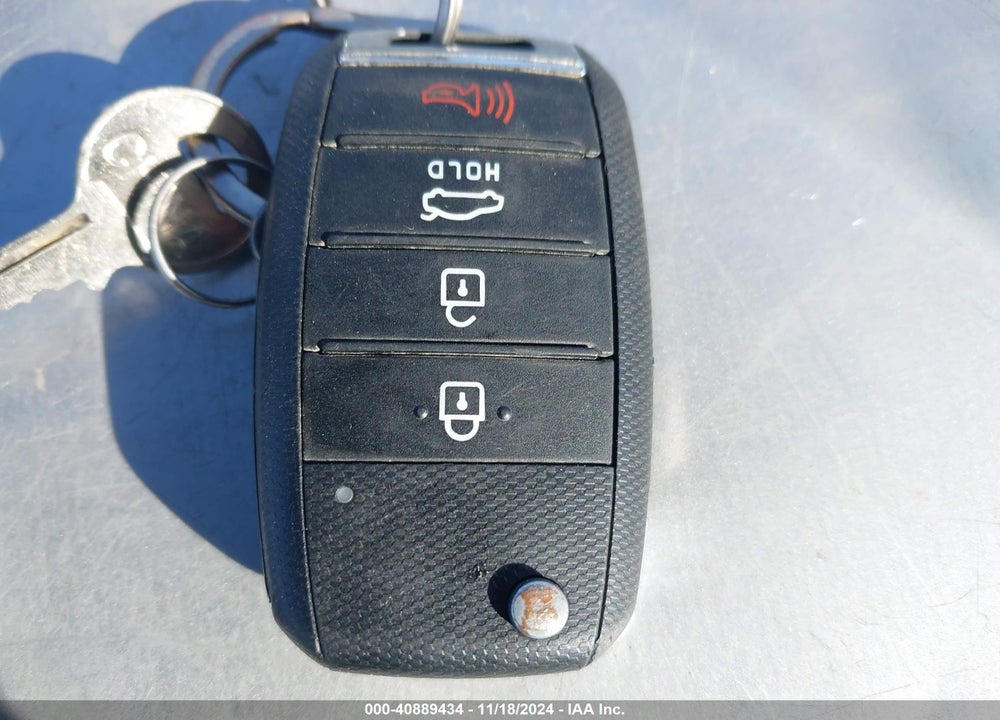 2020 KIA OPTIMA VIN: 5XXGT4L32LG423376