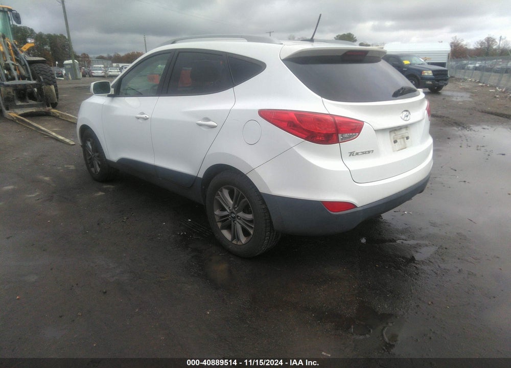 2015 HYUNDAI TUCSON SE VIN: KM8JU3AG5FU961079