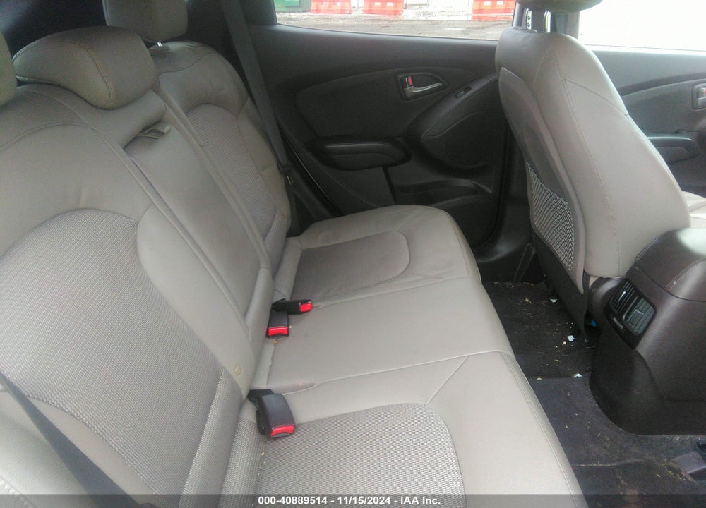 2015 HYUNDAI TUCSON SE VIN: KM8JU3AG5FU961079