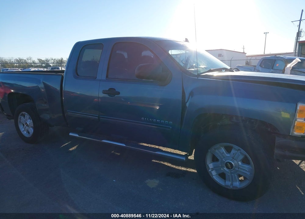 2013 CHEVROLET SILVERADO 1500 LT VIN: 1GCRCSE0XDZ260197