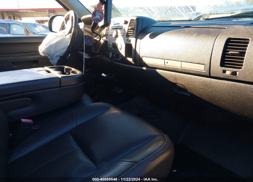 2013 CHEVROLET SILVERADO 1500 LT VIN: 1GCRCSE0XDZ260197