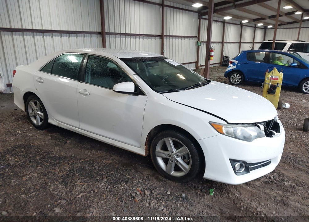 2014 TOYOTA CAMRY SE VIN: 4T1BF1FK3EU376774