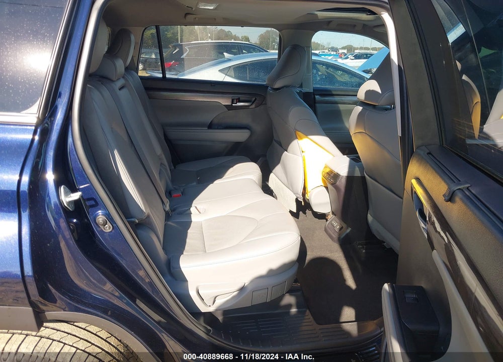 2023 TOYOTA HIGHLANDER LIMITED VIN: 5TDKDRAH7PS043196
