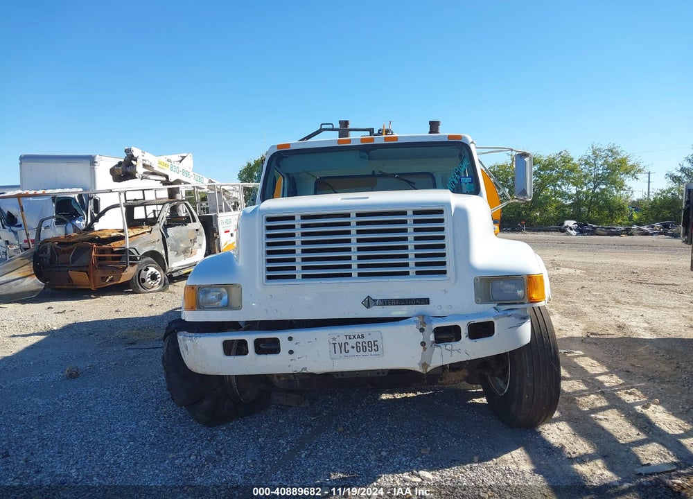 2000 INTERNATIONAL 4000 4700 VIN: 1HTSCAAL7YH260927