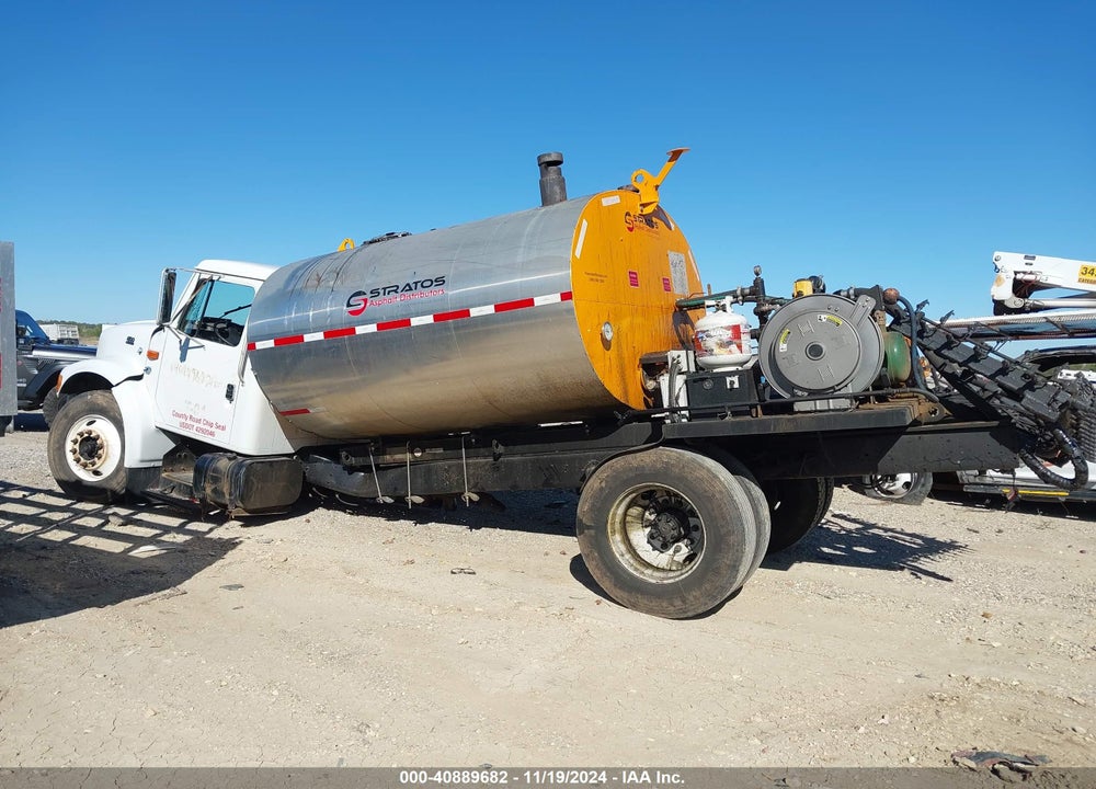 2000 INTERNATIONAL 4000 4700 VIN: 1HTSCAAL7YH260927