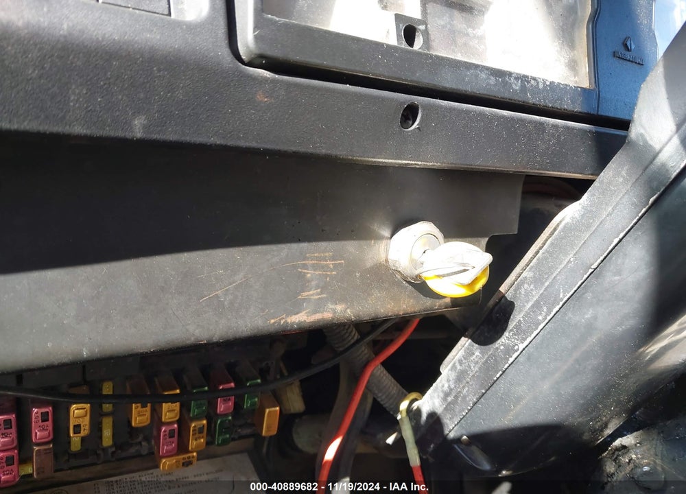 2000 INTERNATIONAL 4000 4700 VIN: 1HTSCAAL7YH260927