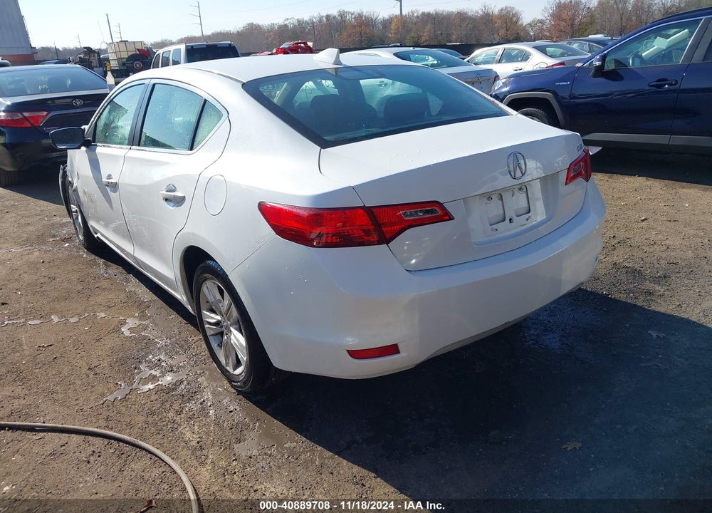 2013 ACURA ILX 2.0L VIN: 19VDE1F32DE017480