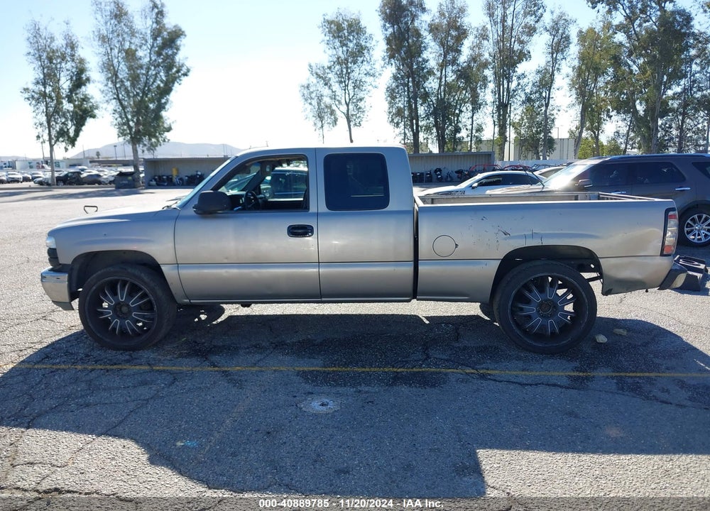 2000 CHEVROLET SILVERADO 1500 LS VIN: 2GCEK19T6Y1139200
