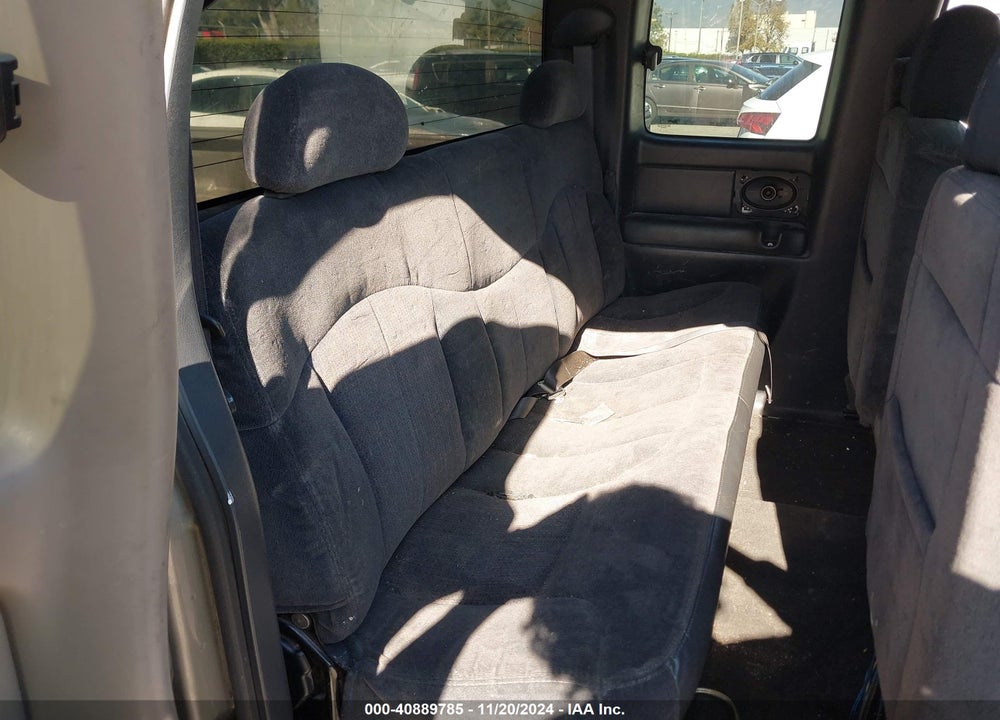 2000 CHEVROLET SILVERADO 1500 LS VIN: 2GCEK19T6Y1139200