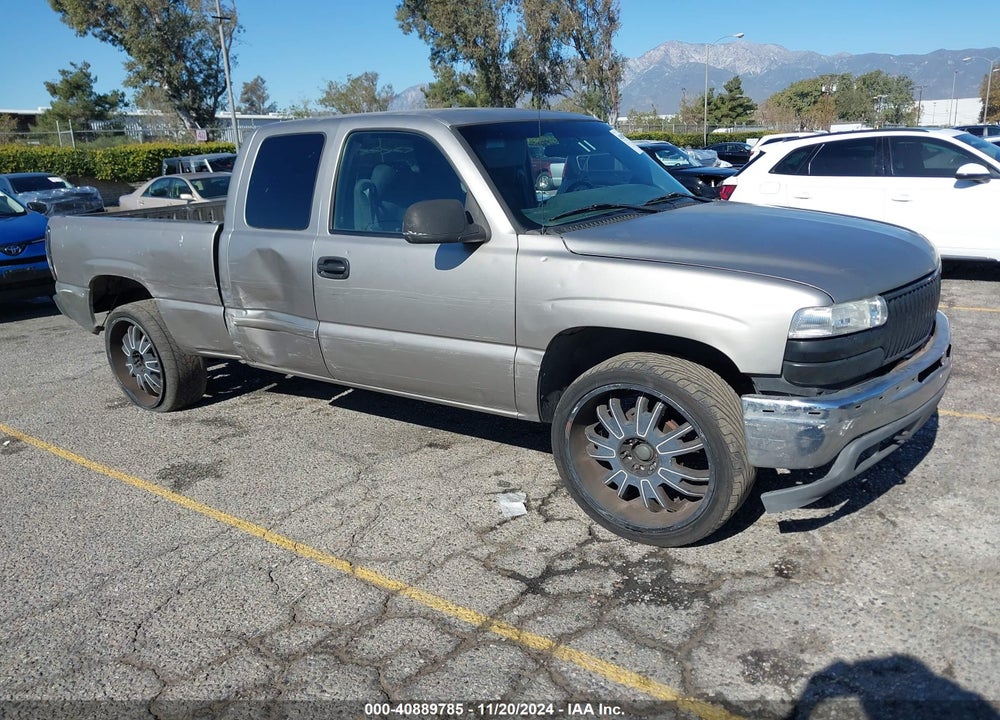 2000 CHEVROLET SILVERADO 1500 LS VIN: 2GCEK19T6Y1139200