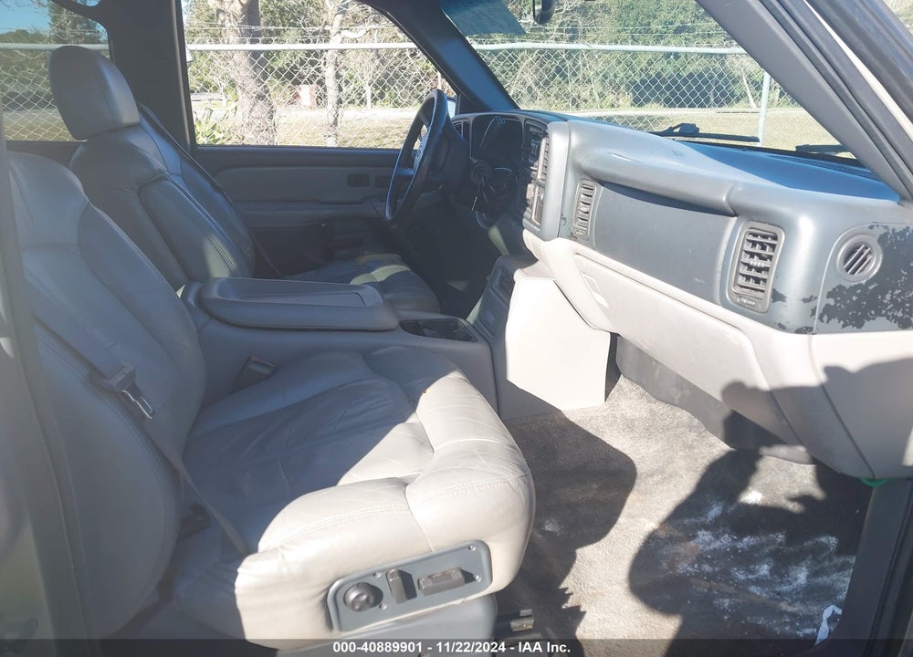 2001 CHEVROLET SUBURBAN 2500 LT VIN: 3GNGC26G91G163174