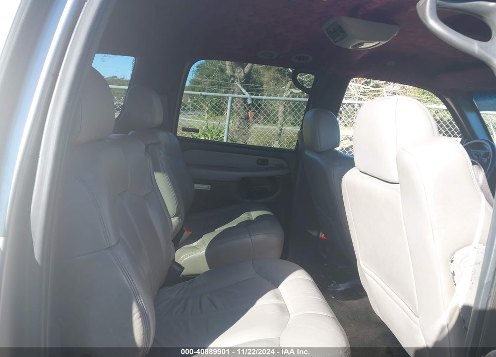 2001 CHEVROLET SUBURBAN 2500 LT VIN: 3GNGC26G91G163174