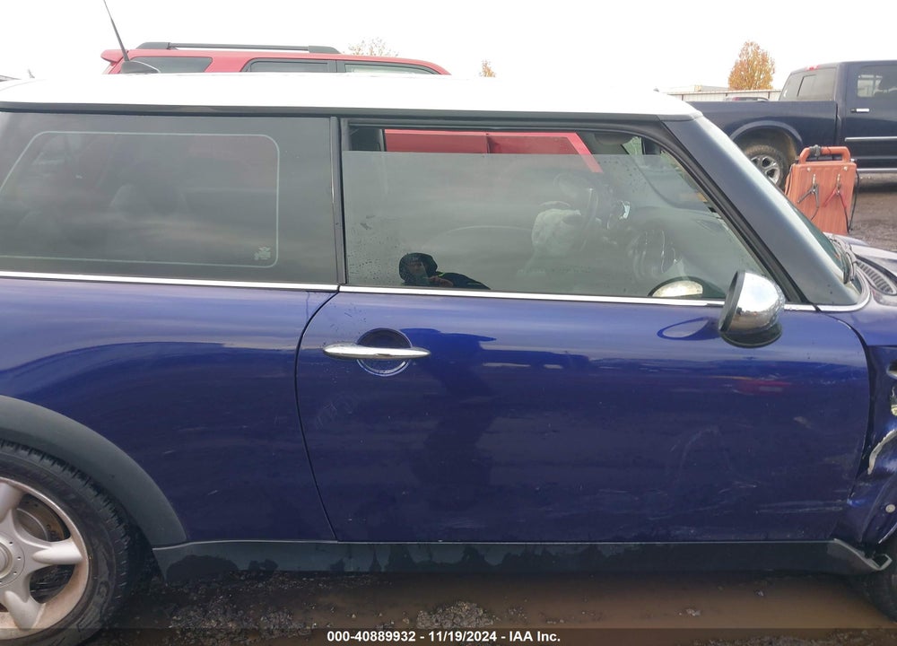 2005 MINI COOPER VIN: WMWRC335X5TJ73194